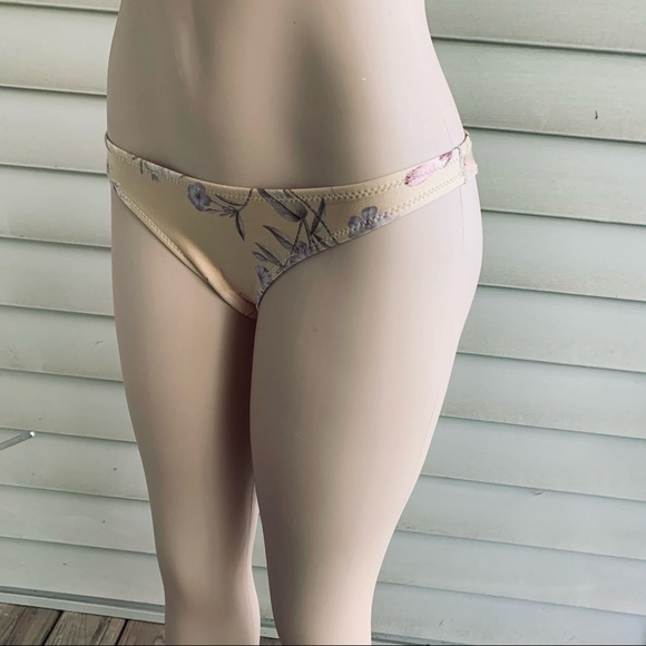 Triangl Coco Floral Affair bikini bottom - Picture 3 of 8